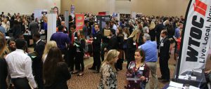 Hundreds of students and alumni network with employers on 2017 Journalism and Mass Communication Career Day