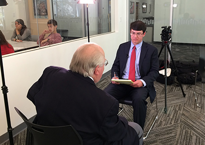 Thompson, a journalism graduate, interviewed the sportscaster Verne Lundquist during his visit in April 2016.