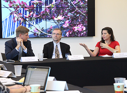 Barry Hollander was moderator of a panel included Greg Bluestein (ABJ ’04) and Mary Katharine Ham (ABJ ’06) during the 2016 McGill Symposium.