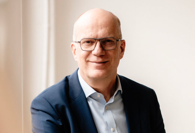 Martin Riecken Headshot