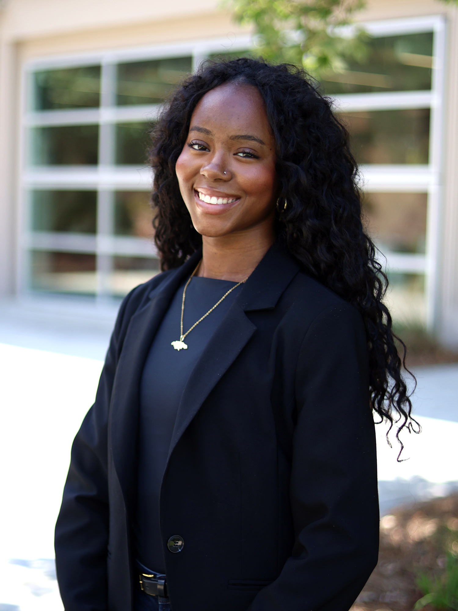 Headshot of Destinee Edwards