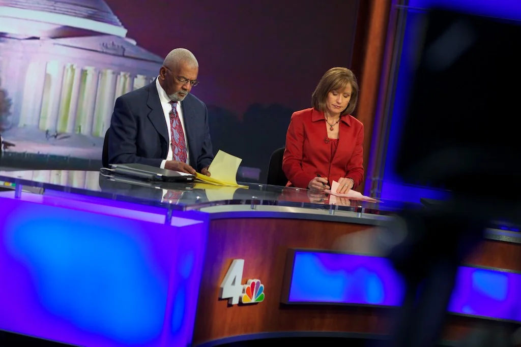 Jim Vance and Doreen Gentzler on the news set